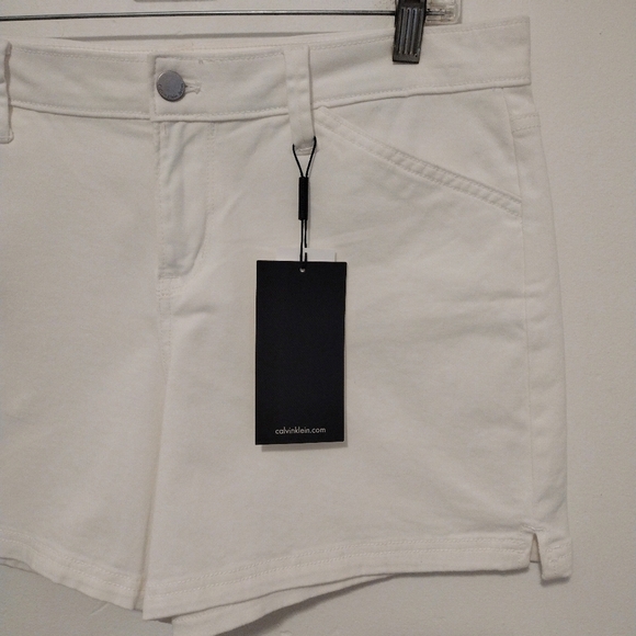 Calvin Klein - White Modern Casual Jean Shorts - Picture 4 of 15